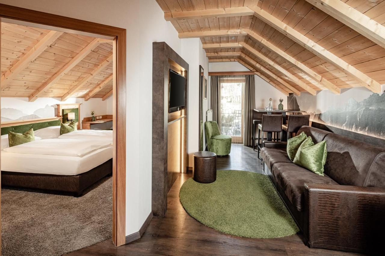 Boutique & Fashion Hotel Maciaconi - Gardenahotels Santa Cristina Val Gardena Exterior foto